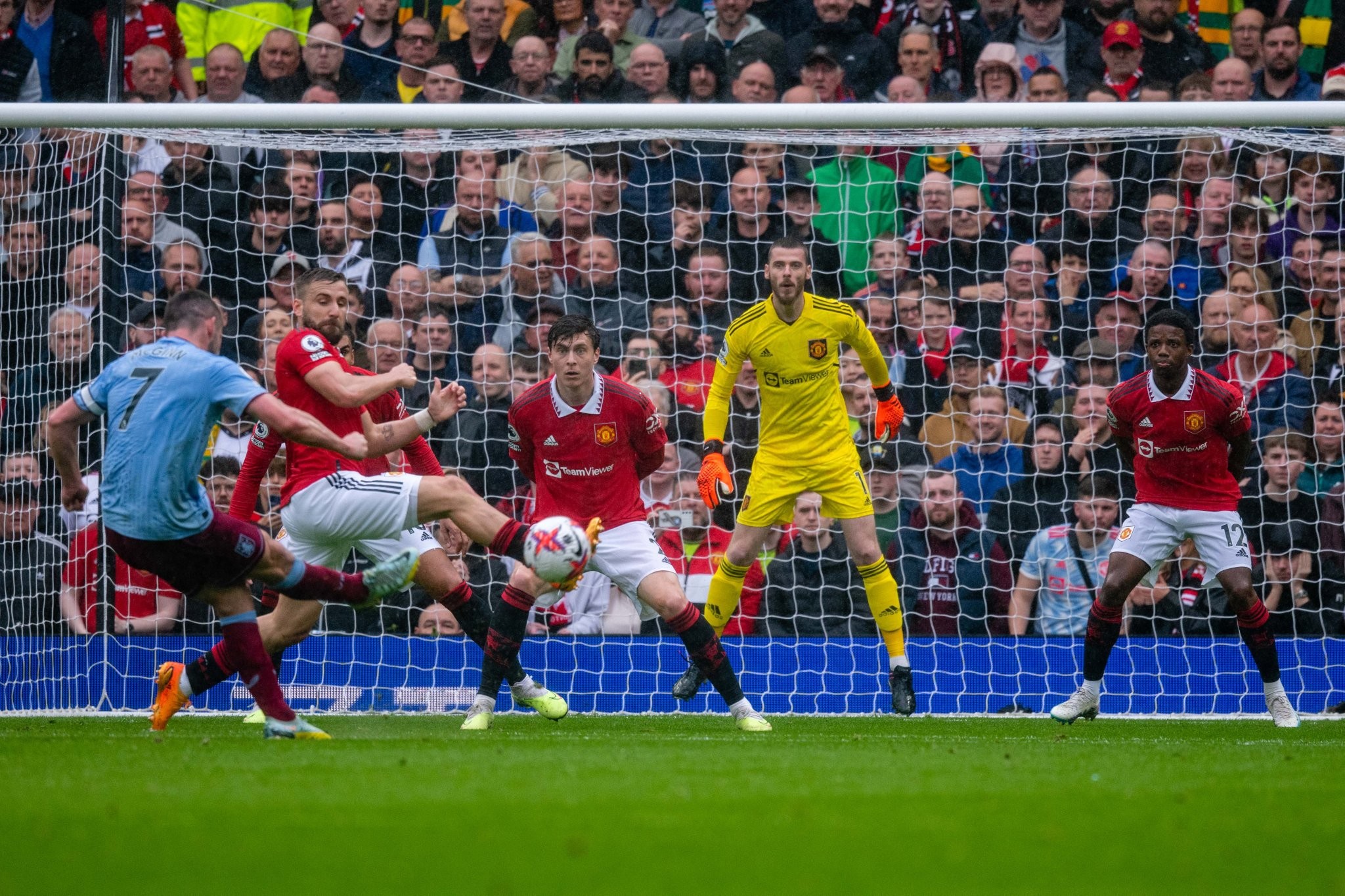 Điên rồ Luke Shaw - Bóng Đá