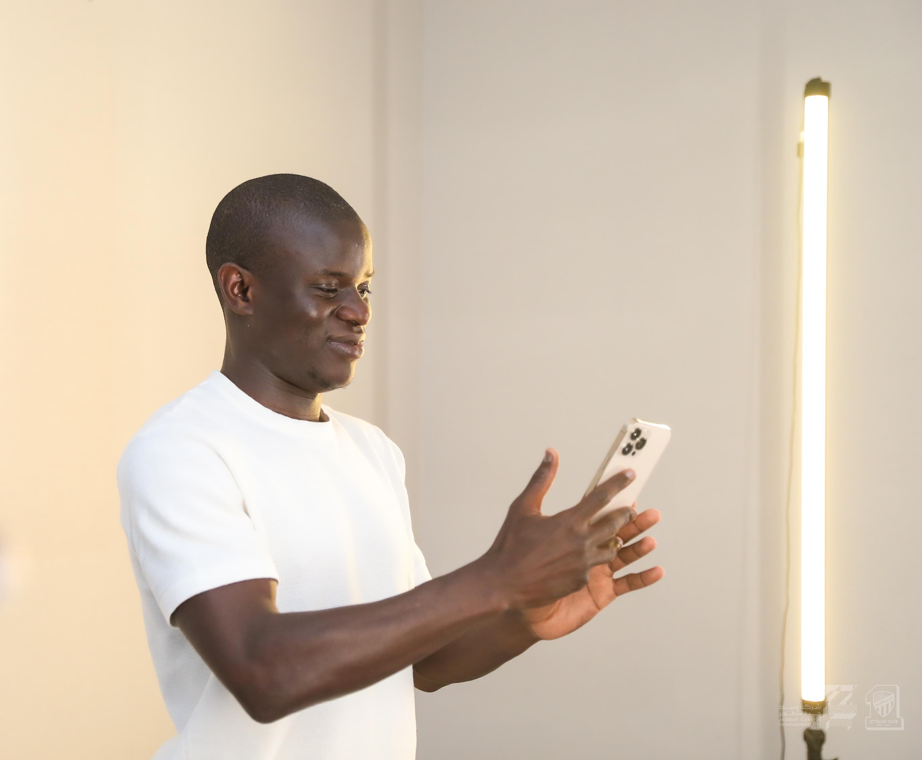 Hình ảnh đặc trưng của Kante ở đội bóng mới - Bóng Đá