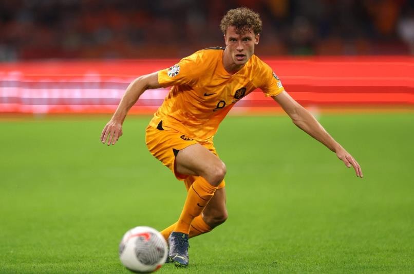 Barcelona linked with Wieffer - Bóng Đá