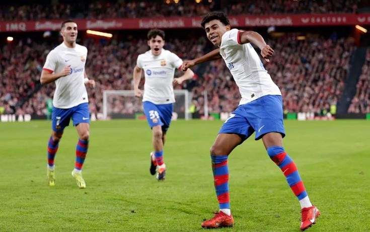 Lamine Yamal scores Lionel Messi-esque goal for Barcelona against Athletic - Bóng Đá