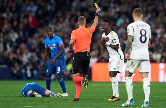 Real Madrid Legends Attacks Vinicius Jr. - Bóng Đá