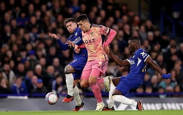Tiền đạo Leeds nêu tên 2 cầu thủ đẳng cấp thế giới của Chelsea - Bóng Đá
