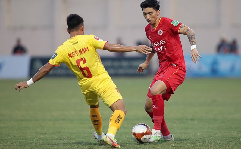 Đoàn Văn Hậu: 