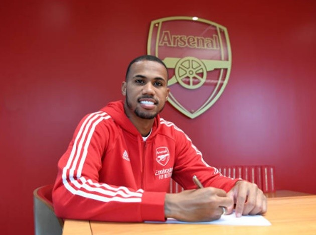 Dàn sao Arsenal chúc mừng Gabriel - Bóng Đá
