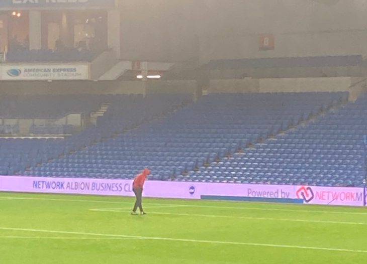 Gabriel Magalhaes spotted searching for tooth following Arsenal stalemate after collision with Brighton goalkeeper Robert Sanchez  - Bóng Đá