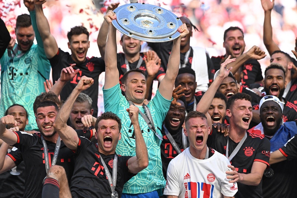 Vô địch 11 mùa liên tiếp, Bayern đi vào lịch sử - Bóng Đá