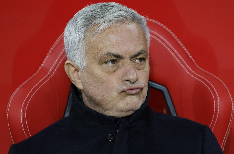 Mourinho chế nhạo kình địch - Bóng Đá