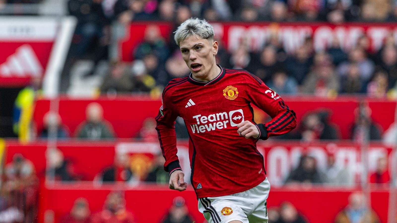 Ten Hag đã sai lầm với Garnacho? - Bóng Đá