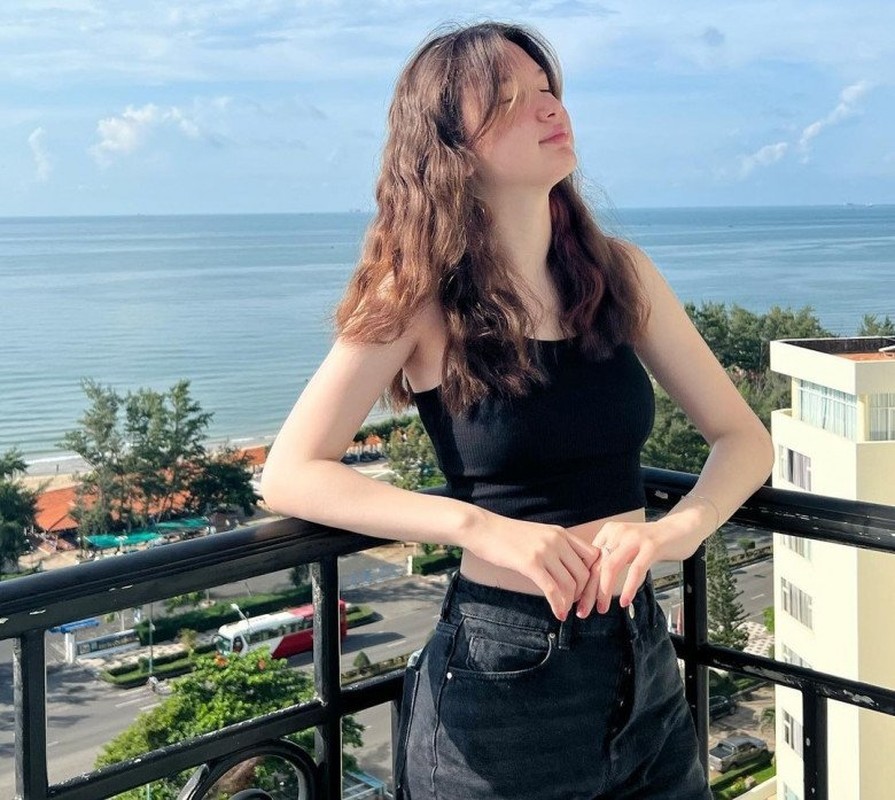Em gái Văn Lâm sắc vóc nóng bỏng, gây bất ngờ khi sánh đôi Hoàng Đức - Bóng Đá