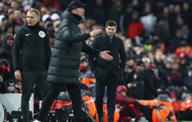 Steven Gerrard destroys Michael Owen in Man United dig as Aston Villa boss opens up on Liverpool return - Bóng Đá