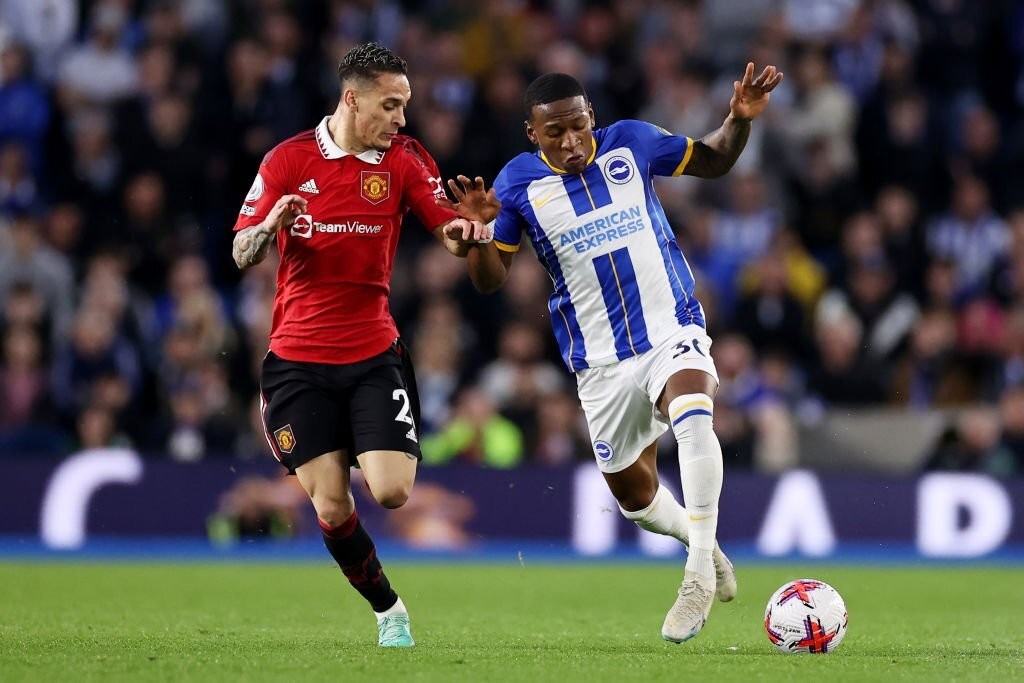 12 lần thu hồi bóng, thắng 8 tranh chấp: Cơn ác mộng của Man Utd - Bóng Đá