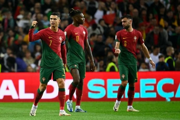 Ronaldo lập kỷ lục khủng, Bồ Đào Nha thắng tuyệt đối 7 trận - Bóng Đá