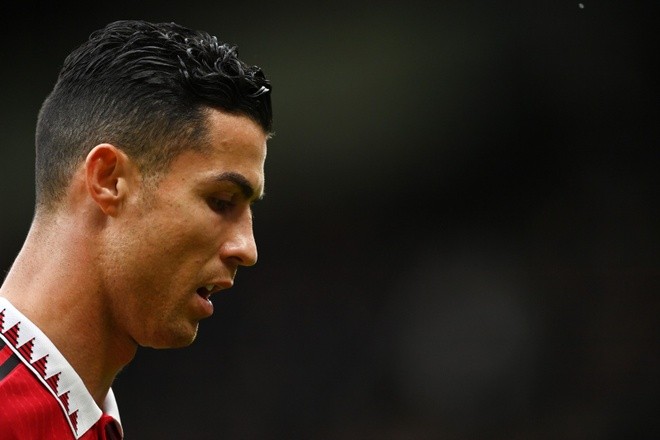 Ronaldo nhận án phạt thứ 3 từ Man Utd - Bóng Đá