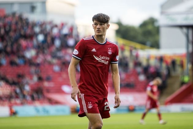 Calvin Ramsay - hậu vệ phải toàn diện được Man Utd nhắm mua là ai? - Bóng Đá
