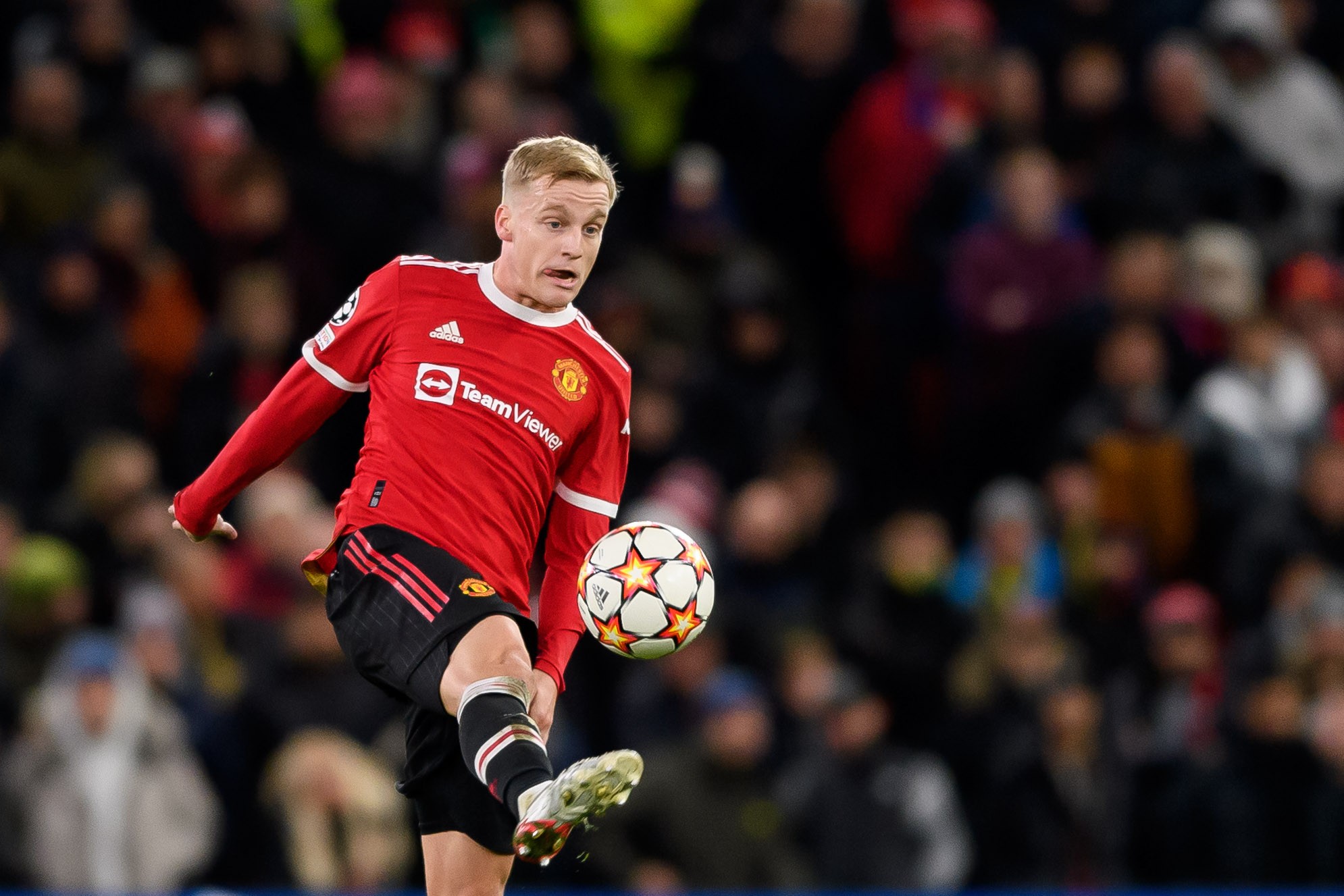 Manchester United can get the best out of Donny van de Beek in advanced role - Bóng Đá