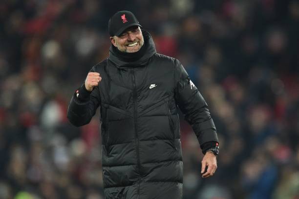 Klopp mỉm cười; Cầu thủ hai bên suýt tẩn nhau - Bóng Đá