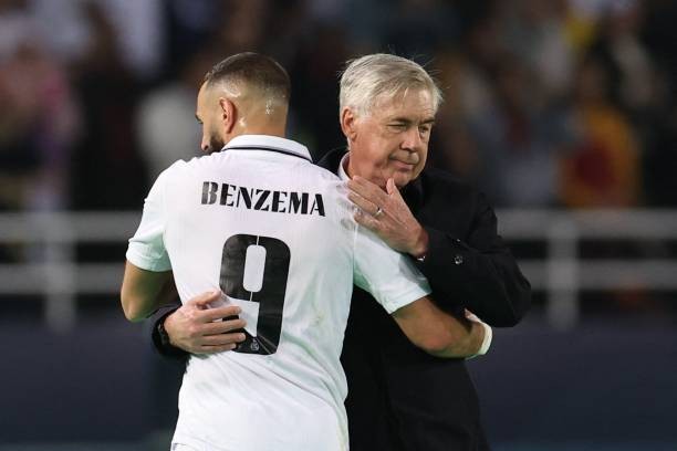 8 bàn điên rồ, Real Madrid bước lên đỉnh thế giới - Bóng Đá