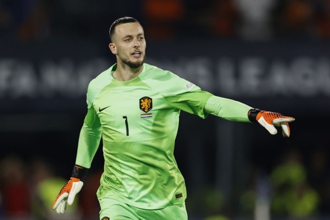 Manchester United interested in signing Justin Bijlow alongside Andre Onana should David de Gea not sign new deal - Bóng Đá