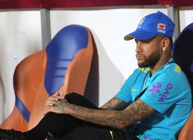 Brazil star Neymar appears to try and KISS Colombia centre back Yerry Mina after pair clash during goalless World Cup qualifier on Sunday night - Bóng Đá