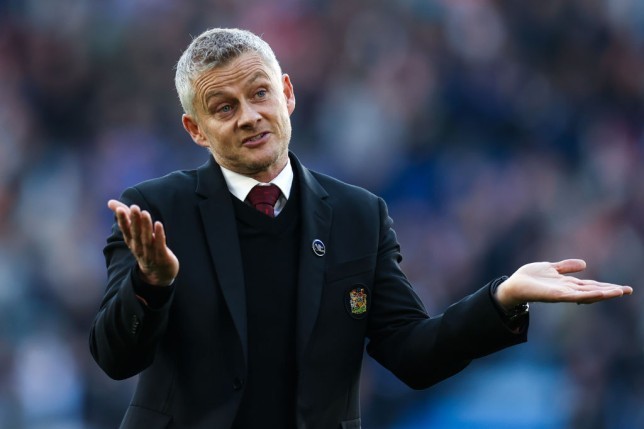 Ole Gunnar Solskjaer privately unhappy Manchester United failed to sign new midfielder last summer - Bóng Đá
