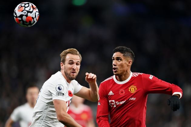 Manchester United fans react to Raphael Varane's performance - Bóng Đá