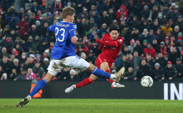 Klopp mỉm cười; Cầu thủ hai bên suýt tẩn nhau - Bóng Đá