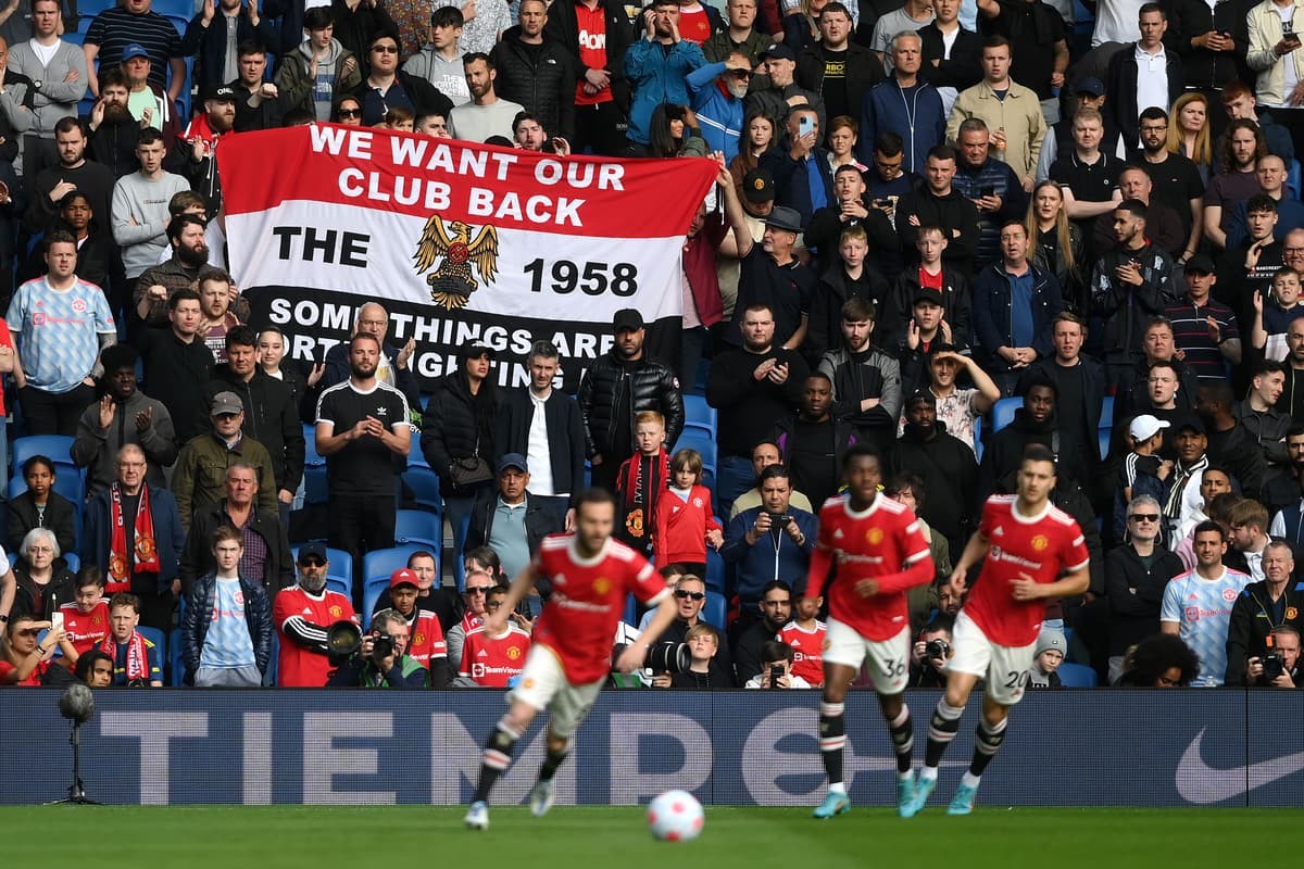 CĐV Man Utd dự tính biểu tình phản đối nhà Glazers. - Bóng Đá
