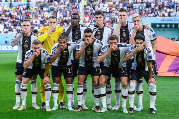 Granit Xhaka mỉa mai ĐT Đức - Bóng Đá