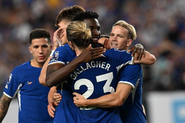 Sau trận Chelsea  - Bóng Đá