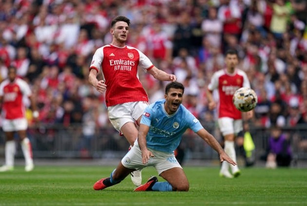 Trước đại chiến, Declan Rice nói lời thật lòng về Rodri - Bóng Đá