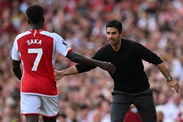 Bukayo Saka bị 