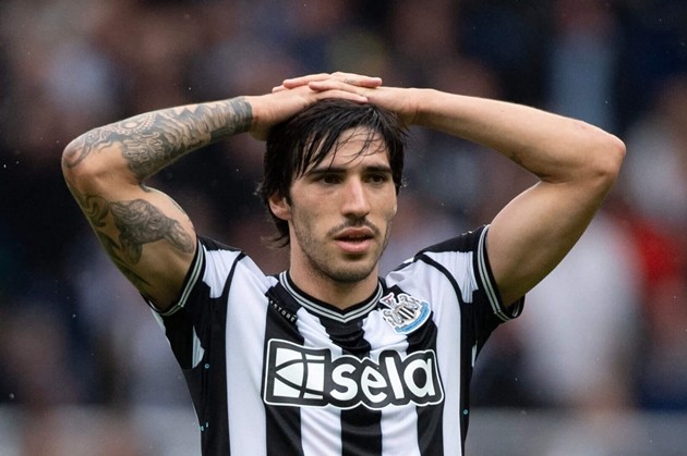 Sandro Tonali tiếp tục bị FA 