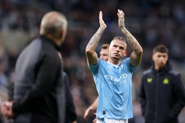 Pep Guardiola công khai xin lỗi Kalvin Phillips - Bóng Đá