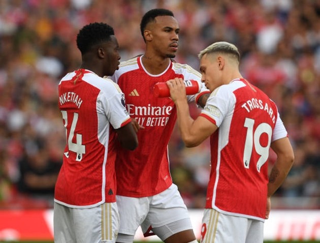 Eddie Nketiah chọn đồng đội là trung vệ xuất sắc nhất Ngoại hạng Anh - Bóng Đá