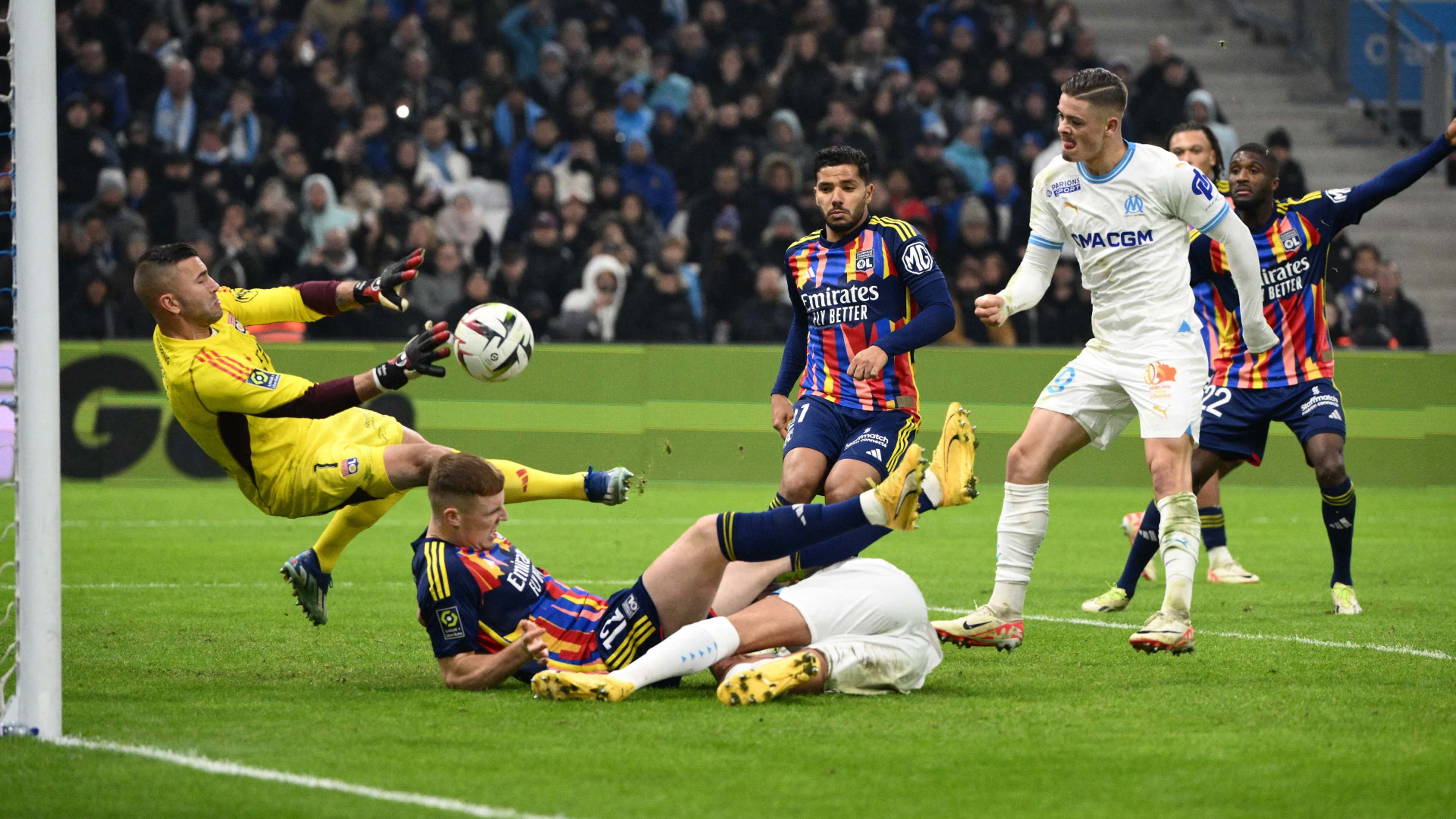 Aubameyang thăng hoa tột đỉnh, góp 3/3 bàn giúp đội nhà thắng đậm - Bóng Đá