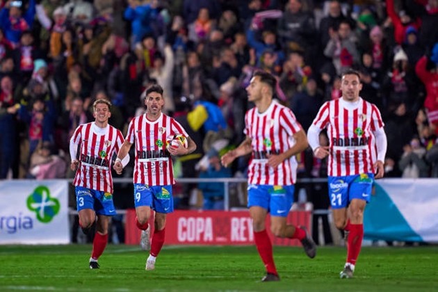 Sao trẻ tỏa sáng, Barcelona thắng dễ Barbastro - Bóng Đá