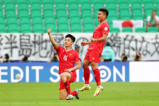 Thanh Nhã, Trần Thi Duyên khoe sắc đón xuân; Văn Toàn 'ganh tị' Đình Bắc - Bóng Đá