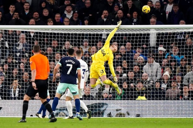 Ghi 3 bàn trong 8 phút, Tottenham Hotspur ngược dòng đánh bại Brentford - Bóng Đá