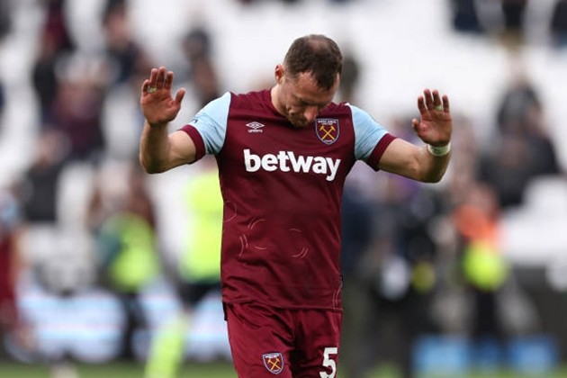 Bị Arsenal vùi dập, sao West Ham muối mặt xin lỗi người hâm mộ - Bóng Đá