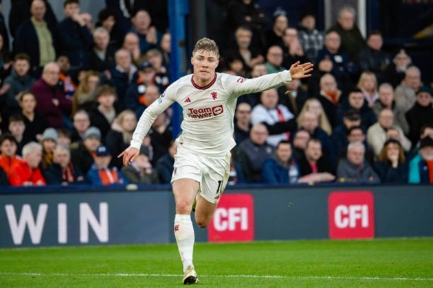 Đang dưỡng thương ở M.U, Rasmus Hojlund bất ngờ bị 