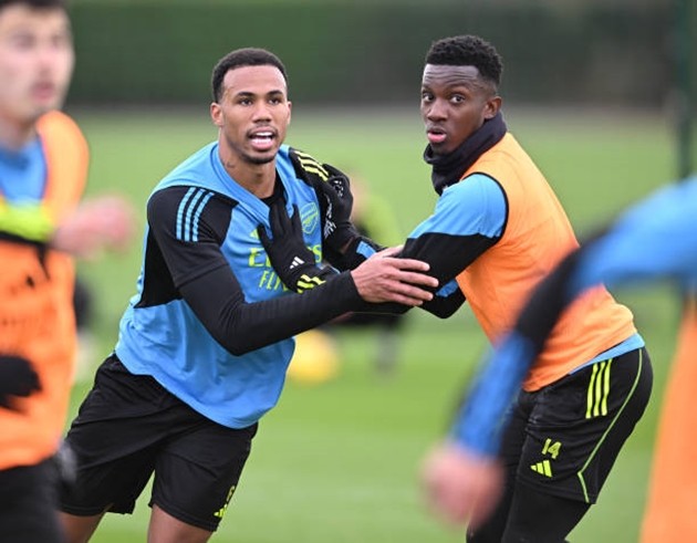 Eddie Nketiah chọn đồng đội là trung vệ xuất sắc nhất Ngoại hạng Anh - Bóng Đá