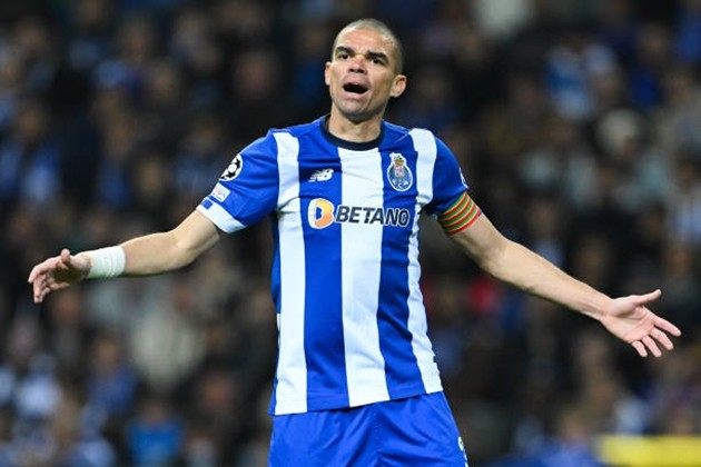 epe sends warning to Arsenal after Rio Ferdinand's 'ridiculous' conversation - Bóng Đá