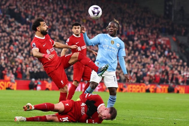 Jeremy Doku khiến cổ động viên Liverpool 