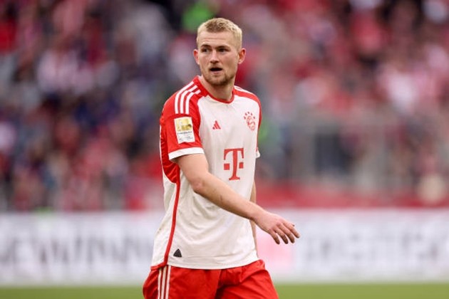 Matthijs de Ligt khiến Arsenal, M.U 