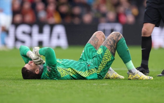Pep Guardiola cập nhật tình hình chấn thương của Ederson - Bóng Đá