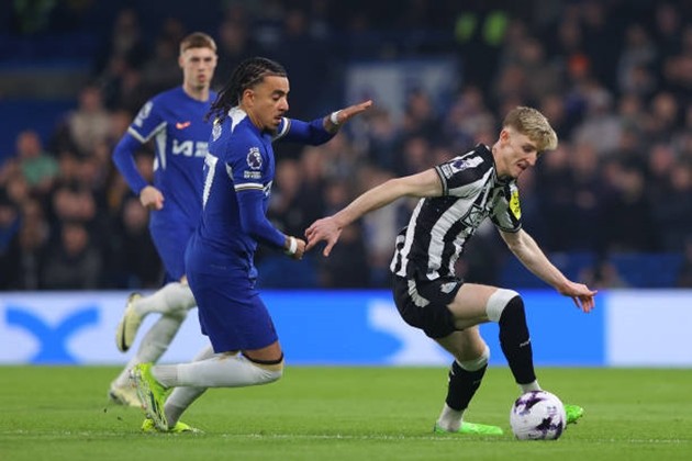 Thua Chelsea, Newcastle nhận thêm tin dữ từ sao trẻ - Bóng Đá
