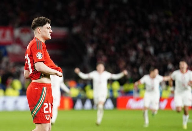Yếu bóng vía trên chấm 11 mét, người cũ M.U đá bay tấm vé dự EURO 2024 của xứ Wales - Bóng Đá