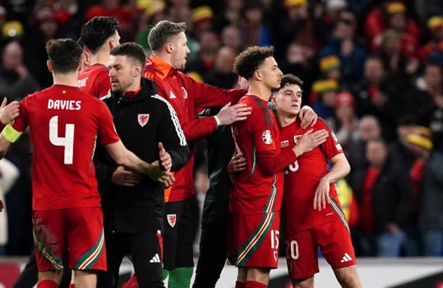 Yếu bóng vía trên chấm 11 mét, người cũ M.U đá bay tấm vé dự EURO 2024 của xứ Wales - Bóng Đá