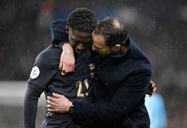 Kobbie Mainoo nhận cơn mưa lời khen từ Gareth Southgate - Bóng Đá