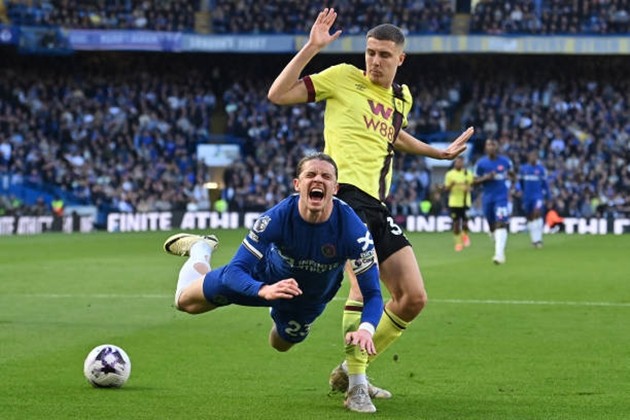 Dùng cầu thủ sai vị trí, Pochettino bị chỉ trích thậm tệ - Bóng Đá